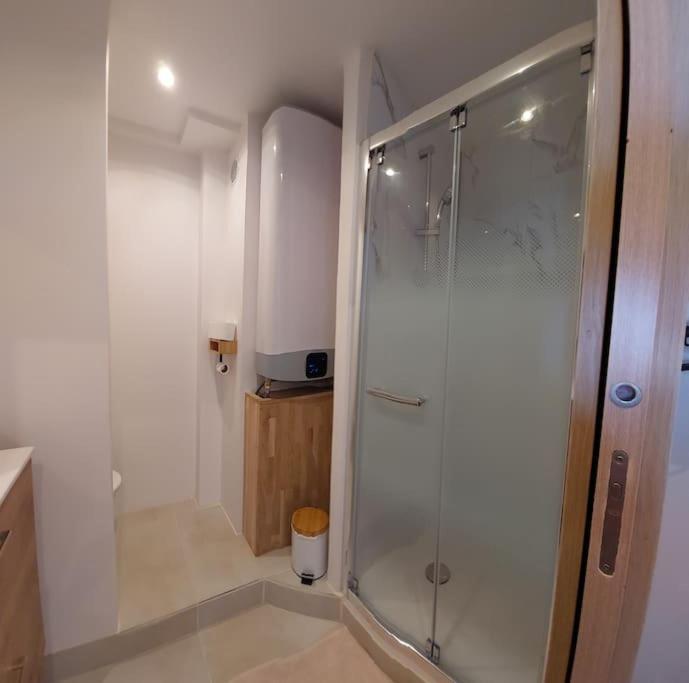 Front De Mer - Emplacement Prise Au Calme - T2 Moderne Et Entierement Climatise - Tout A Pieds Sanary-sur-Mer Exterior foto